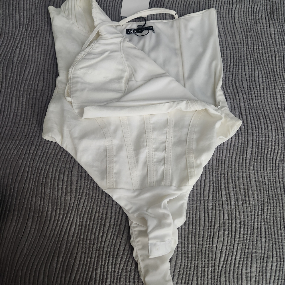 (SOLD)NWT Zara White Ruched Bust Corset Bodysuit - Size XS - Picture 3 of 3